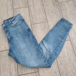 Old Navy Women’s High-Rise Rockstar Super Skinny Jeans Size 8 Short
